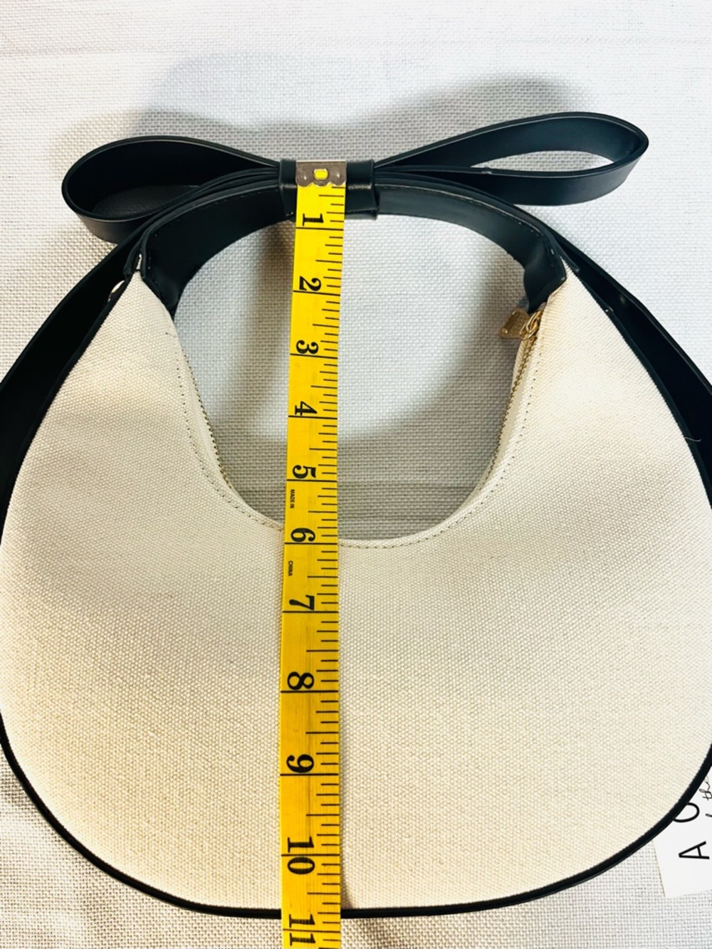 Two-Tone Crescent Bow Tie Crossbody HandBag — Black & Cream - Picture 13 of 14